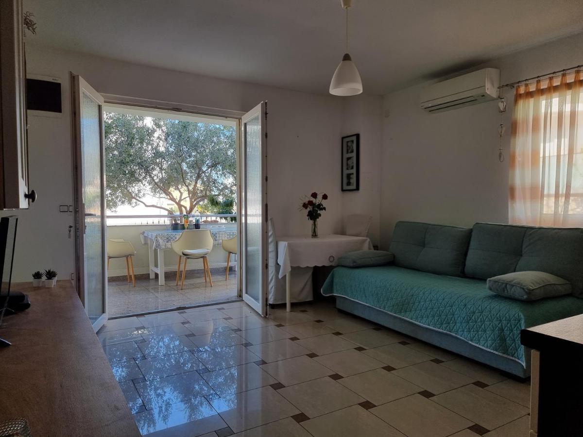 The Golden Grotto Apartments Novalja Exterior photo